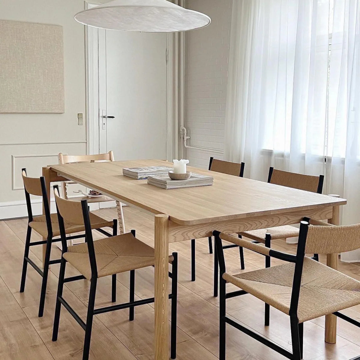 MAKE nordic THY Rectangular Dining Table โต๊ะรับประทานอาหารหน้าโต๊ะลิโนเลียมโครงไม้โอ๊คดีไซน์สแกนดิเนเวียน ออกแบบโดย Esben Pilgaard Jørgensen