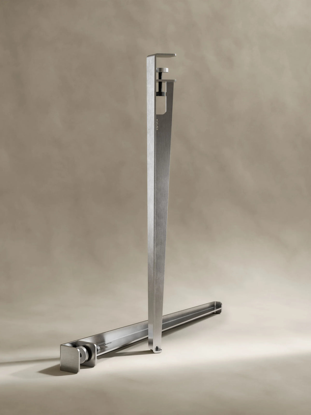 Core Dining Table
