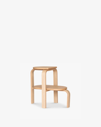 Case Furniture Altura Step Stool สตูลสองระดับ สี Oak และ Black ใช้เป็นสตูลปีน ชั้นวาง หรือโต๊ะข้าง ดีไซน์มินิมอลและแข็งแรง