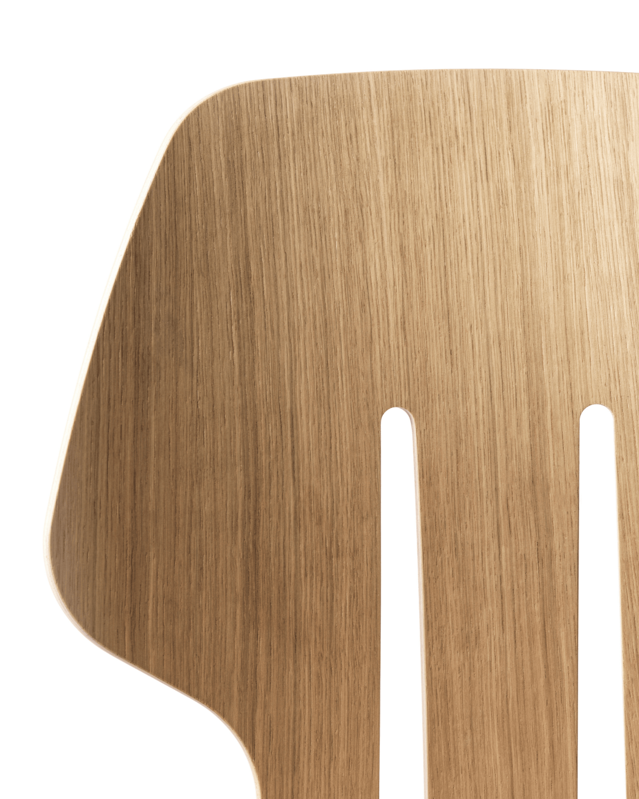 FDB Møbler J67 Chair โดย Ejvind A. Johansson ไม้โอ๊กสีธรรมชาติ พนักพิง signature ดีไซน์ปี 1957 เคลือบ lacquered water-based