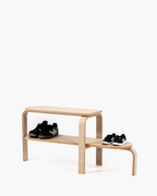 Case Furniture Altura Bench ม้านั่งสองระดับดีไซน์ร่วมสมัยจาก Patricia Pérez ทำจากไม้โอ๊ค ขอบโค้ง เรียบคม ใช้ได้ทั้งวางของและนั่ง