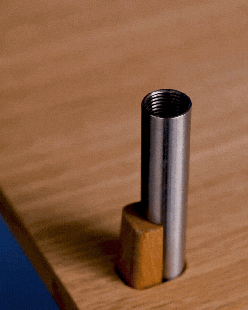 ชั้นวางของจาก MOEBE ดีไซน์เรียบง่ายแบบสแกนดิเนเวีย
ปรับเปลี่ยนได้ตามพื้นที่และการใช้งาน ผลิตจากไม้โอ๊กแท้และเหล็กเคลือบสีพาวเดอร์
สะท้อนแนวคิดของ Old Pine Trees เรื่องความงามที่ใช้งานได้จริงและอยู่กับเราได้นาน