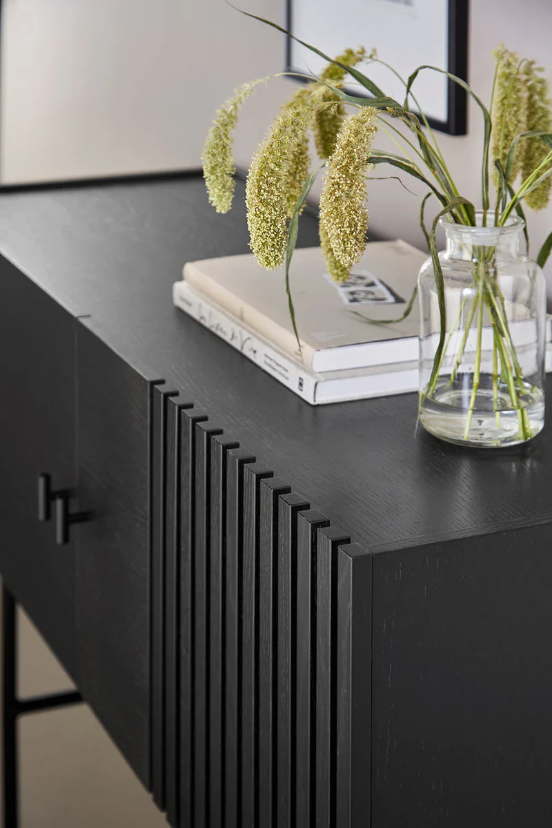 Array Sideboard (180 cm) ตู้เก็บของไม้ oak veneer พร้อมขาโลหะสีดำ ออกแบบโดย Says Who