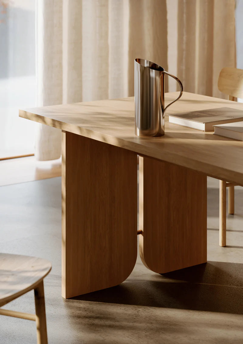 Kimono Dining Table โต๊ะรับประทานอาหารไม้ oak พร้อมรายละเอียด brass ออกแบบโดย Magnus Pettersen
