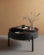 Arc Table จาก WOUD เป็นโต๊ะกลางสไตล์ Scandinavian furniture ที่ออกแบบในเดนมาร์ก ใช้ไม้แท้ เช่น Walnut, Oak และ Black Ash จุดเด่นคือฝาบนหมุนได้ เปิดเพื่อโชว์ของหรือปิดเพื่อซ่อนของได้ทันที ช่องเก็บของด้านในบุนาโนลามิเนตทนทานและดูแลง่าย ขาไม้สามขาช่วยให้โต๊ะดูเบาและเข้ากับบ้านแนว Nordic, มินิมอล หรือห้องนั่งเล่นสมัยใหม่ เหมาะสำหรับผู้ที่ต้องการเฟอร์นิเจอร์เดนมาร์กคุณภาพดีที่ใช้งานได้จริง และเข้ากับแนวทางของ Old Pine Trees เรื่องความงามที่เรียบง่าย ใช้งานได้ และอยู่กับเราได้นาน.