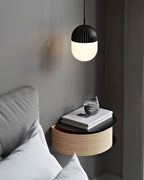 Wallie เป็นชั้นวางของติดผนังจาก WOUD ที่ใช้รูปทรงเรียบง่ายแบบสแกนดิเนเวียน ผสมผสานลิ้นชักไม้โอ๊กแท้กับโครงเหล็กเคลือบสีอย่างเรียบร้อย ลิ้นชักยึดด้วยแม่เหล็กทำให้ถอดใช้สะดวกและดูสะอาดตา เหมาะสำหรับเก็บของชิ้นเล็กในมุมต่างๆ ของบ้านโดยไม่เปลืองพื้นที่ ดีไซน์ของ Wallie สะท้อนแนวคิดเดียวกับ Old Pine Trees ในเรื่องความงามที่ใช้งานได้จริง ดูเรียบ สบายตา และอยู่กับเราได้นาน พร้อมเข้ากับหลายสไตล์ของบ้านในชีวิตประจำวัน.