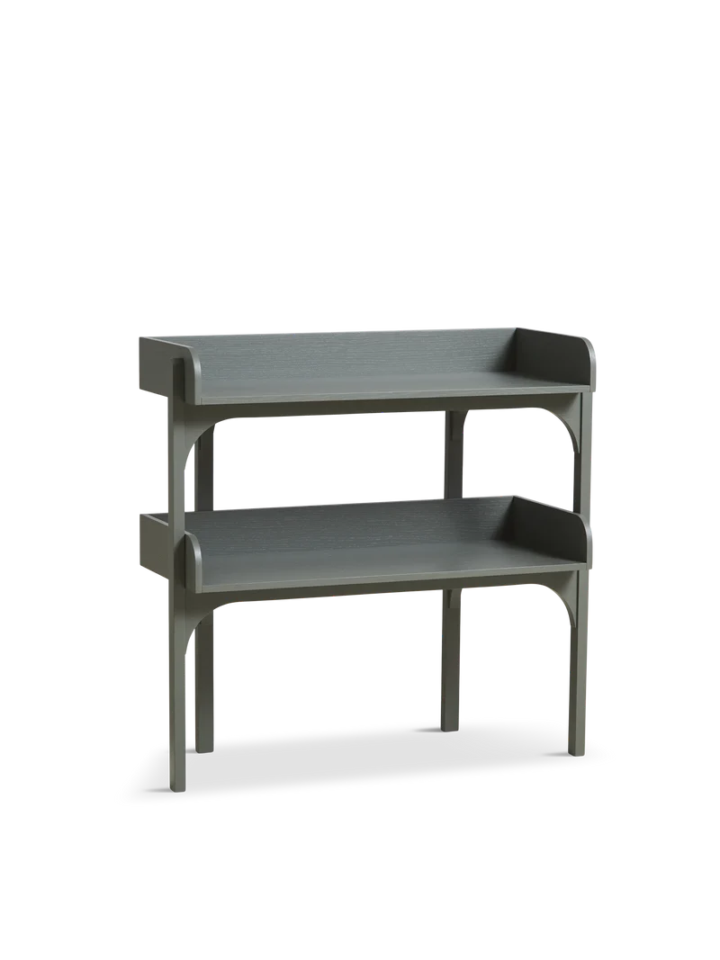 Utility Shelf ชั้นวางของไม้ oak สองระดับสำหรับจัดเก็บของใช้ในบ้าน ออกแบบโดย Rachael Heritage