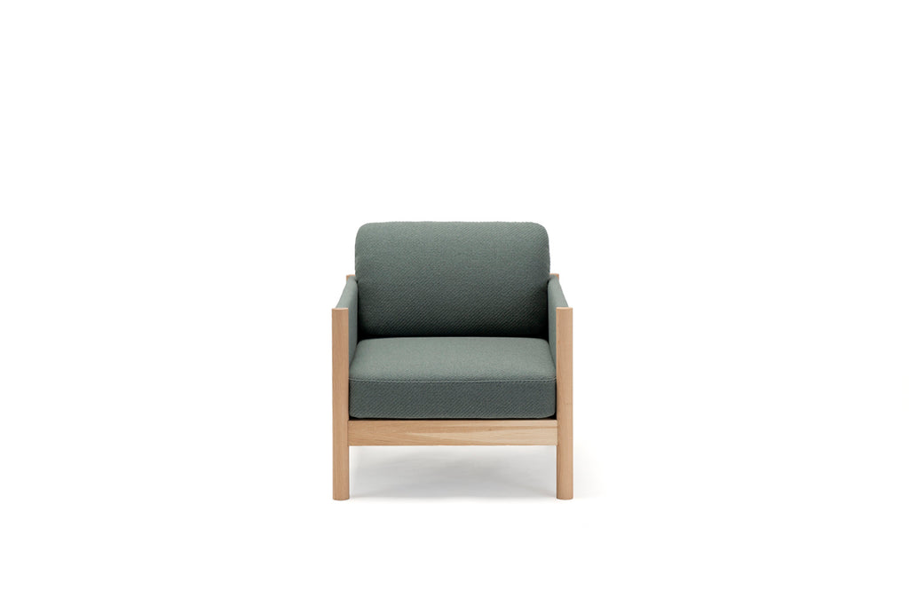 Karimoku New Standard Castor Lobby Sofa Plus 1-Seater โซฟาไม้โอ๊คญี่ปุ่นดีไซน์มินิมอลโดย BIG-GAME