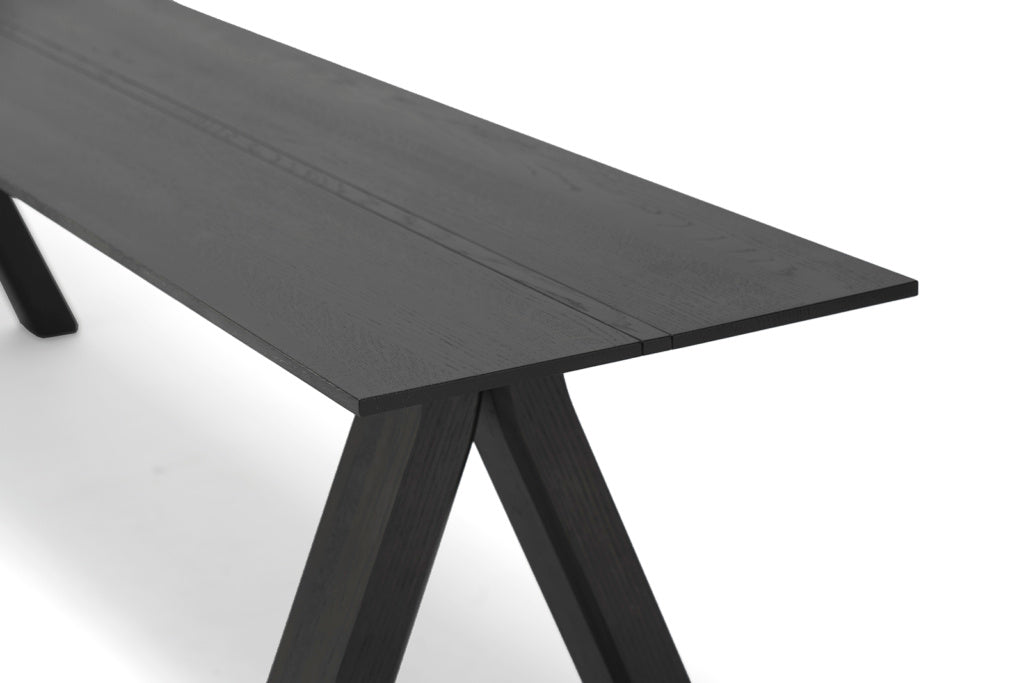 Karimoku New Standard Spectrum Bench 180 ม้านั่งไม้โอ๊คดีไซน์มินิมอลสำหรับโต๊ะ Spectrum ออกแบบโดย Geckeler Michels
