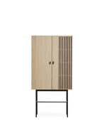 Array Highboard (80 cm) ตู้เก็บของไม้ oak veneer พร้อมขาโลหะสีดำ ออกแบบโดย Says Who