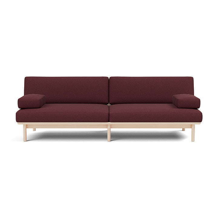 โซฟา Spoke Sofa จาก TAKT แบรนด์เฟอร์นิเจอร์ร่วมสมัยจากเดนมาร์ก ออกแบบโดยสตูดิโอ Anderssen & Voll เพื่อสร้างโซฟาที่ทั้งงดงาม เรียบง่าย และยั่งยืน โครงสร้างไม้โอ๊กแท้ที่ผ่านการรับรอง FSC® ผสมผสานกับเบาะผ้า 100% จาก Kvadrat ทุกส่วนถอดประกอบและซ่อมได้ตามแนวคิด Perpetual Sustainable Design เพื่อยืดอายุการใช้งานและลดของเสีย ดีไซน์แบบสแกนดิเนเวียเผยโครงสร้างอย่างซื่อสัตย์และให้ความรู้สึกอบอุ่น เหมาะกับการใช้งานในทุกพื้นที่ของบ้าน จัดจำหน่ายโดย Old Pine Trees