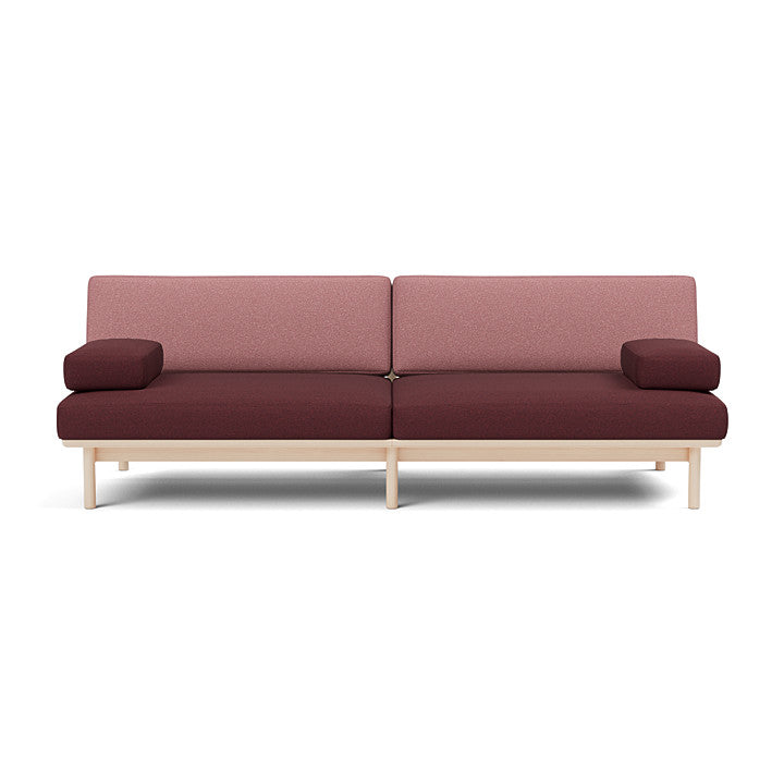 โซฟา Spoke Sofa จาก TAKT แบรนด์เฟอร์นิเจอร์ร่วมสมัยจากเดนมาร์ก ออกแบบโดยสตูดิโอ Anderssen & Voll เพื่อสร้างโซฟาที่ทั้งงดงาม เรียบง่าย และยั่งยืน โครงสร้างไม้โอ๊กแท้ที่ผ่านการรับรอง FSC® ผสมผสานกับเบาะผ้า 100% จาก Kvadrat ทุกส่วนถอดประกอบและซ่อมได้ตามแนวคิด Perpetual Sustainable Design เพื่อยืดอายุการใช้งานและลดของเสีย ดีไซน์แบบสแกนดิเนเวียเผยโครงสร้างอย่างซื่อสัตย์และให้ความรู้สึกอบอุ่น เหมาะกับการใช้งานในทุกพื้นที่ของบ้าน จัดจำหน่ายโดย Old Pine Trees
