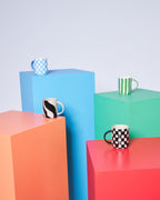 แก้วมัค Byon Liz ลายม้าลายสีดำเบจ ดีไซน์จากสวีเดน ผลิตจากสโตนแวร์คุณภาพสูง ลายคลื่นสุดเท่ ใช้กับเครื่องล้างจานและไมโครเวฟได้ เหมาะกับทุกมุมกาแฟและบ้านสไตล์สแกนดิเนเวียน