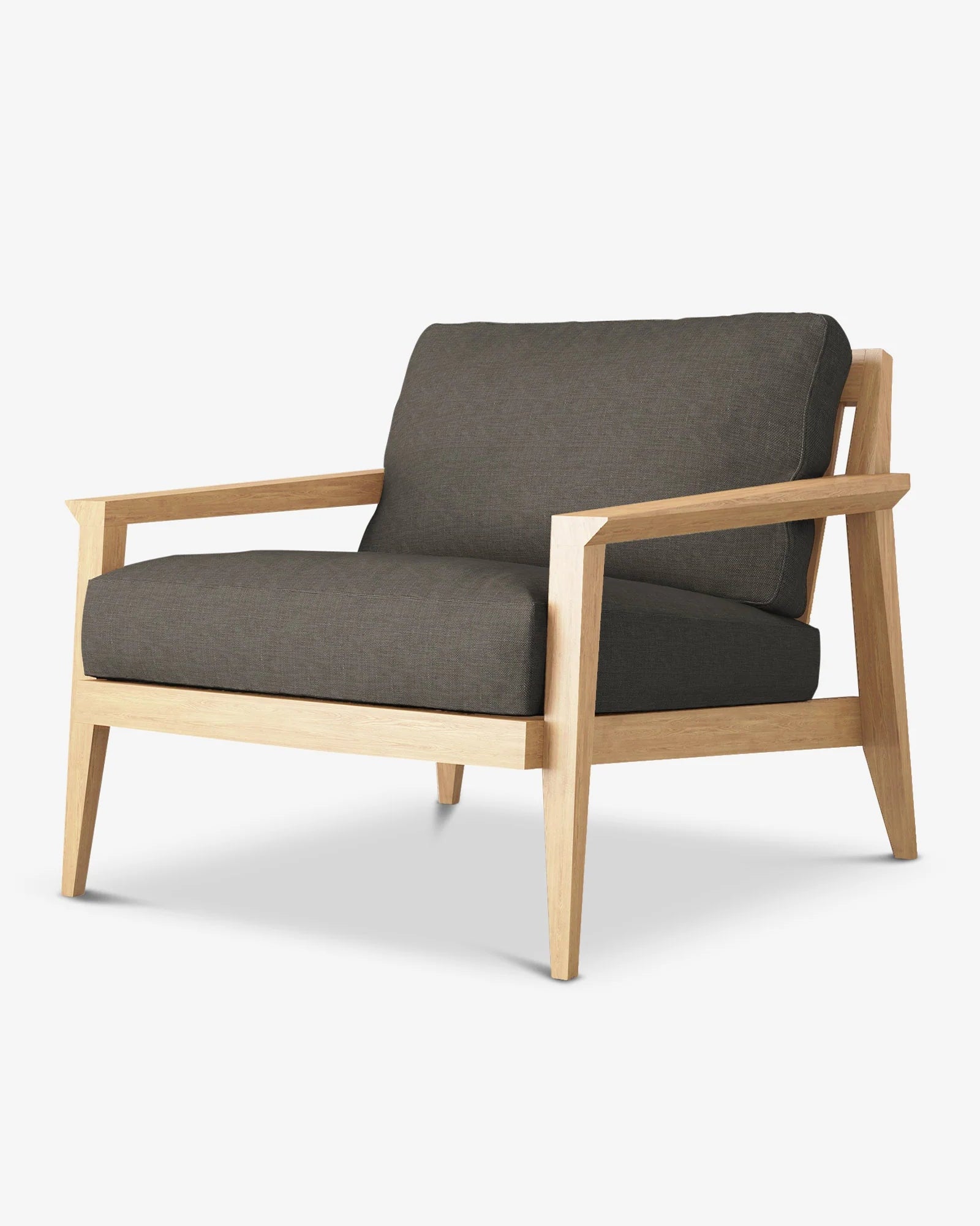 Case Furniture Stanley Armchair เก้าอี้อาร์มแชร์เฟรมไม้แท้ ดีไซน์เส้นสายแบบมิดเซนจูรี เบาะบุผ้าหรือหนังทรงเหลี่ยมนุ่ม รองรับสรีระ แขนเตี้ยทรงเรียบ โครงไม้โอ๊คหรือสีดำ ขาเรียวเอียงเล็กน้อย ให้ลุคอบอุ่นและร่วมสมัย