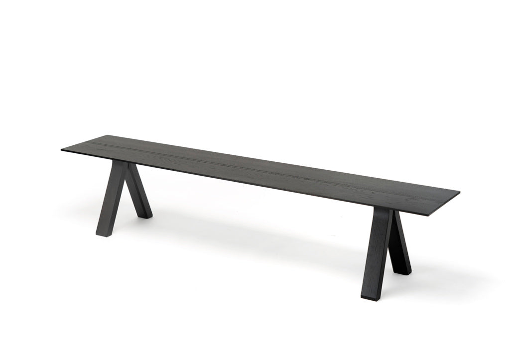 Karimoku New Standard Spectrum Bench 220 ม้านั่งไม้โอ๊คดีไซน์มินิมอลสำหรับโต๊ะ Spectrum ออกแบบโดย Geckeler Michels