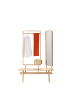Zilio A&C Etta Wardrobe โครงสร้าง ash และ plywood พร้อมราวแขวนเสื้อ กล่องเก็บของ และกระจกบานใหญ่ ออกแบบโดย Dossofiorito