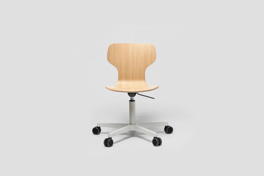 Very Good & Proper Dino Chair เก้าอี้โครงเหล็ก ที่นั่ง plywood ชิ้นเดียว รองรับการเคลื่อนไหว ออกแบบโดย John Tree