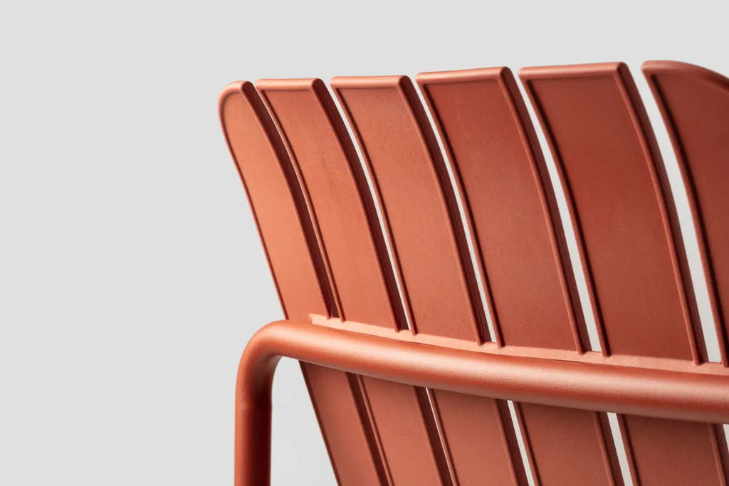 Very Good & Proper Latte Chair เก้าอี้ outdoor โครงเหล็ก ที่นั่ง biocomposite hemp และพลาสติกรีไซเคิล ออกแบบโดย AC/AL