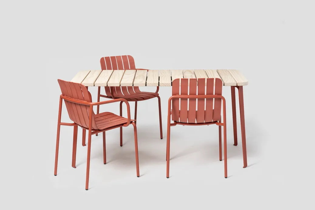 Very Good & Proper Latte Armchair เก้าอี้ outdoor มีที่วางแขน โครงเหล็ก ที่นั่ง biocomposite hemp และพลาสติกรีไซเคิล ออกแบบโดย AC/AL