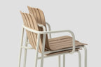 Very Good & Proper Latte Armchair เก้าอี้ outdoor มีที่วางแขน โครงเหล็ก ที่นั่ง biocomposite hemp และพลาสติกรีไซเคิล ออกแบบโดย AC/AL