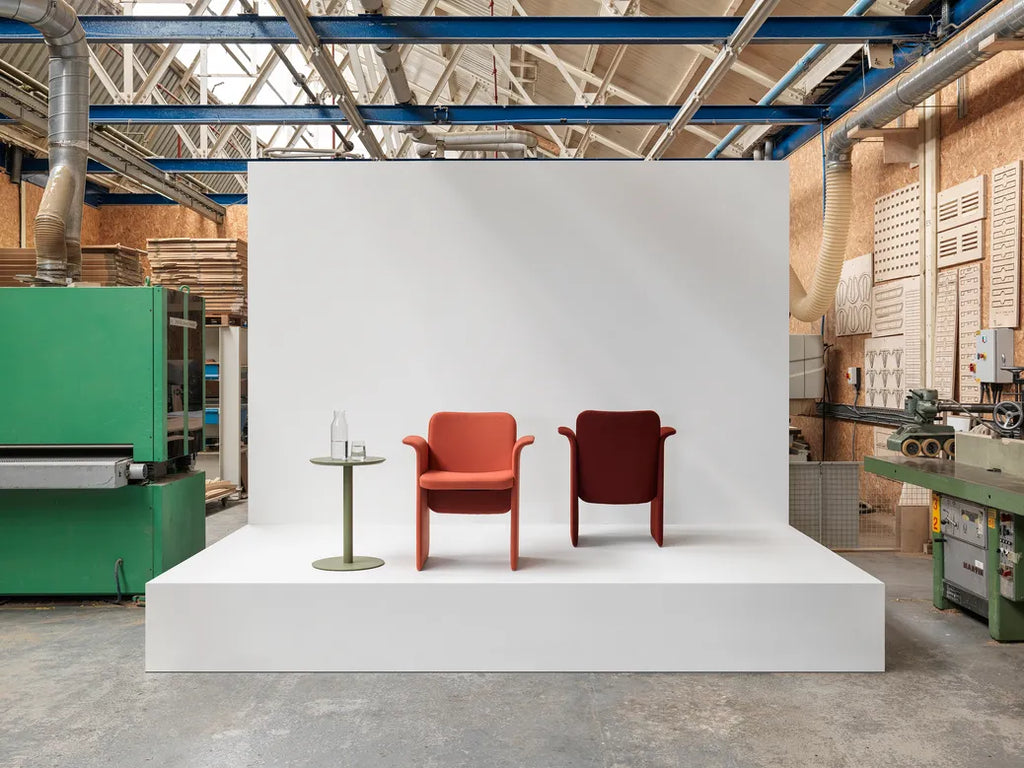 Very Good & Proper Quattro Chair เก้าอี้ upholstered โครง plywood แบบ 4 ชิ้นประกอบ ออกแบบโดย John Tree