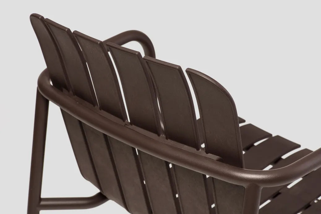 Very Good & Proper Latte Armchair เก้าอี้ outdoor มีที่วางแขน โครงเหล็ก ที่นั่ง biocomposite hemp และพลาสติกรีไซเคิล ออกแบบโดย AC/AL