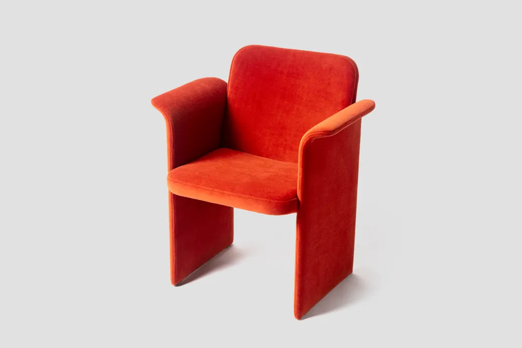 Very Good & Proper Quattro Chair เก้าอี้ upholstered โครง plywood แบบ 4 ชิ้นประกอบ ออกแบบโดย John Tree