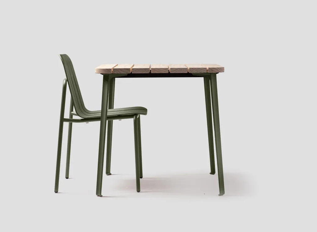 Very Good & Proper Canteen Outdoor Table โต๊ะไม้ Accoya สำหรับภายนอก โครงขา aluminium ออกแบบโดย Ed Carpenter และ André Klauser