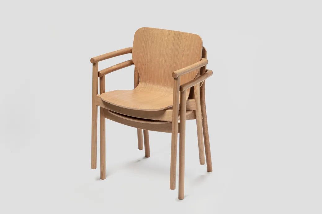 Very Good & Proper Pino Chair เก้าอี้ไม้โครง oak และที่นั่ง plywood ชิ้นเดียว ออกแบบโดย John Tree