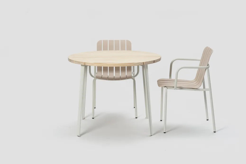 Very Good & Proper Canteen Outdoor Table โต๊ะไม้ Accoya สำหรับภายนอก โครงขา aluminium ออกแบบโดย Ed Carpenter และ André Klauser