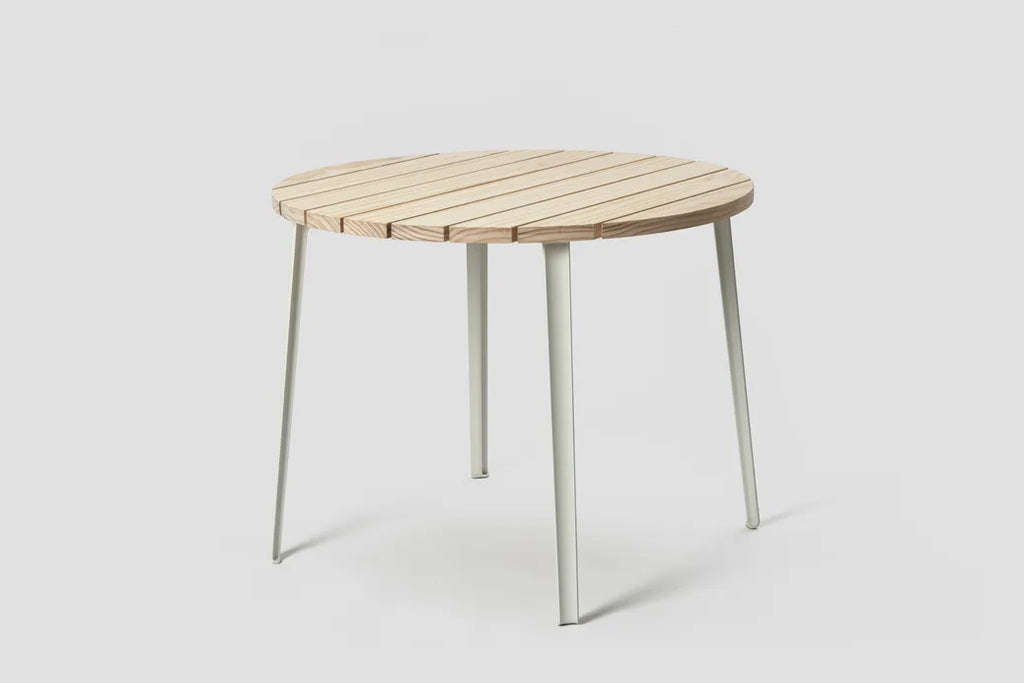 Very Good & Proper Canteen Outdoor Table โต๊ะไม้ Accoya สำหรับภายนอก โครงขา aluminium ออกแบบโดย Ed Carpenter และ André Klauser