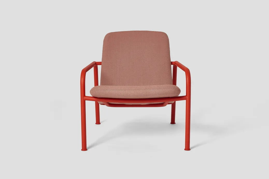 Very Good & Proper Oval Armchair เก้าอี้ lounge โครงเหล็กดัดชิ้นเดียว เบาะบุผ้า ออกแบบโดย Ed Carpenter และ André Klauser