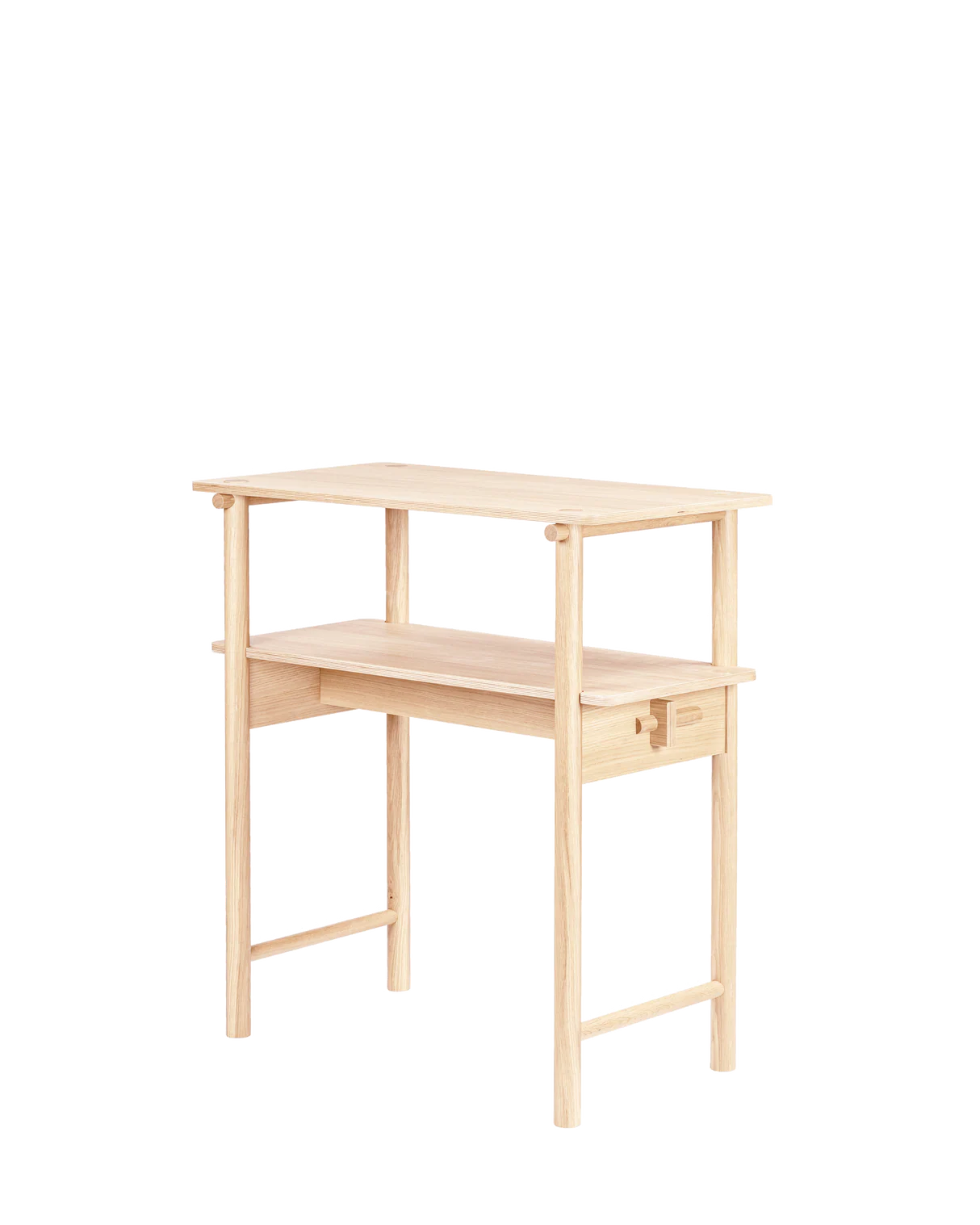 Made by Choice FEM Desk โต๊ะทำงานไม้ ash แบบ multifunctional สำหรับ sitting และ standing use ออกแบบโดย Fyra