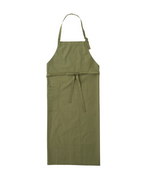 Alisha apron sage green ผ้ากันเปื้อนคอตตอนสีเขียวซอฟท์ จากคอลเลกชัน MiiThaaii by Fog Linen Work โดย Old Pine Trees