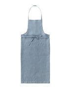 ผ้ากันเปื้อนลินิน Linen full apron clair สีเทาอมฟ้าอ่อน จาก Fog Linen Work นำเข้าโดย Old Pine Trees