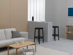 Karimoku New Standard Castor Bar Stool High สตูลบาร์ไม้โอ๊คญี่ปุ่นดีไซน์เรียบ พร้อมที่พักเท้าเสริมเหล็ก เหมาะสำหรับเคาน์เตอร์บาร์ คาเฟ่ และพื้นที่รับรอง