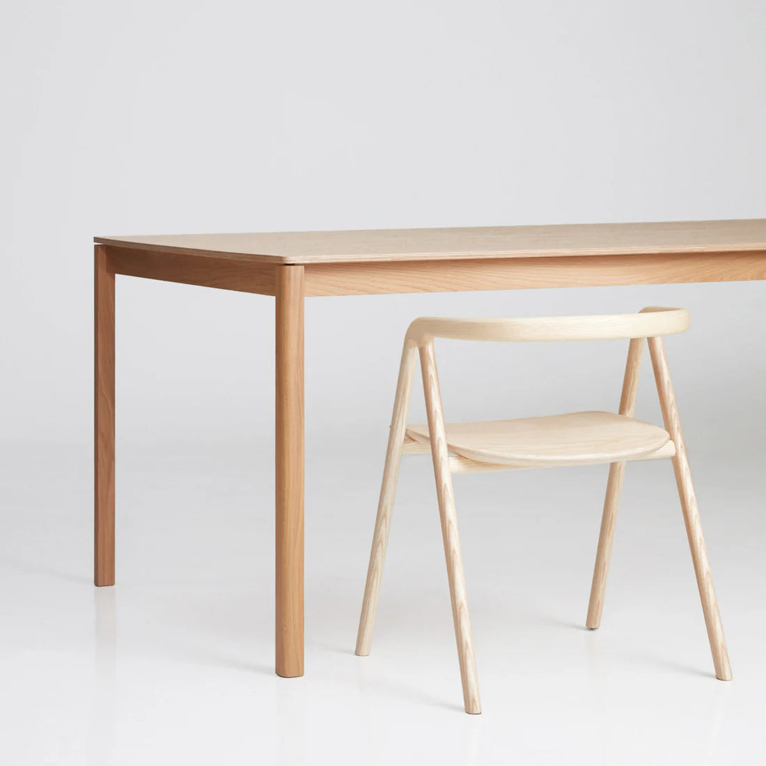 Made by Choice LAAKSO Dining Chair เก้าอี้ไม้ ash พร้อม U-shaped backrest ออกแบบโดย Saku Sysiö