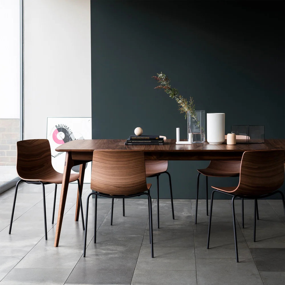 Case Furniture Loku Chair Tubular Base เก้าอี้ที่นั่งไม้โค้ง moulded plywood พร้อมฐานเหล็ก tubular ออกแบบโดย Shin Azumi