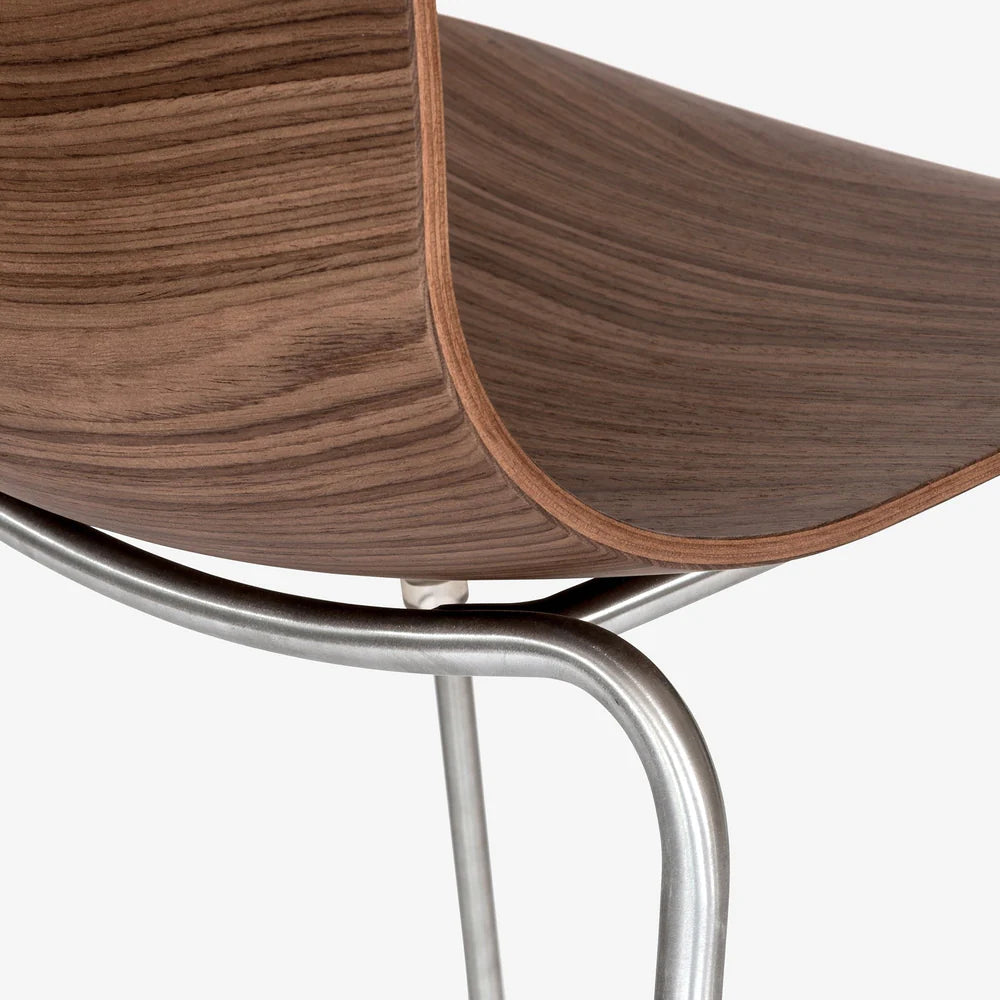 Case Furniture Loku Chair Tubular Base เก้าอี้ที่นั่งไม้โค้ง moulded plywood พร้อมฐานเหล็ก tubular ออกแบบโดย Shin Azumi