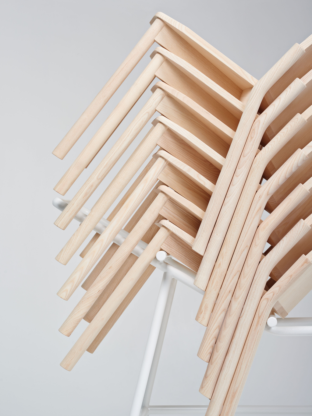 Mattiazzi MC12 TRONCO Chair เก้าอี้โครงไม้ ash แบบ stackable สำหรับพื้นที่ภายในร่วมสมัย