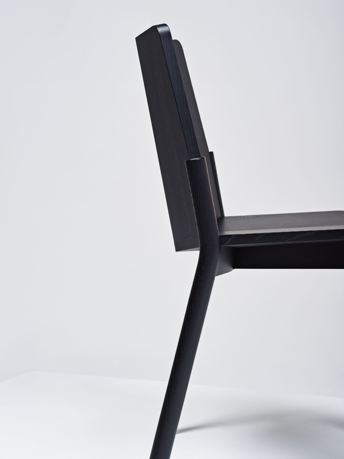 Mattiazzi MC12 TRONCO Chair เก้าอี้โครงไม้ ash แบบ stackable สำหรับพื้นที่ภายในร่วมสมัย