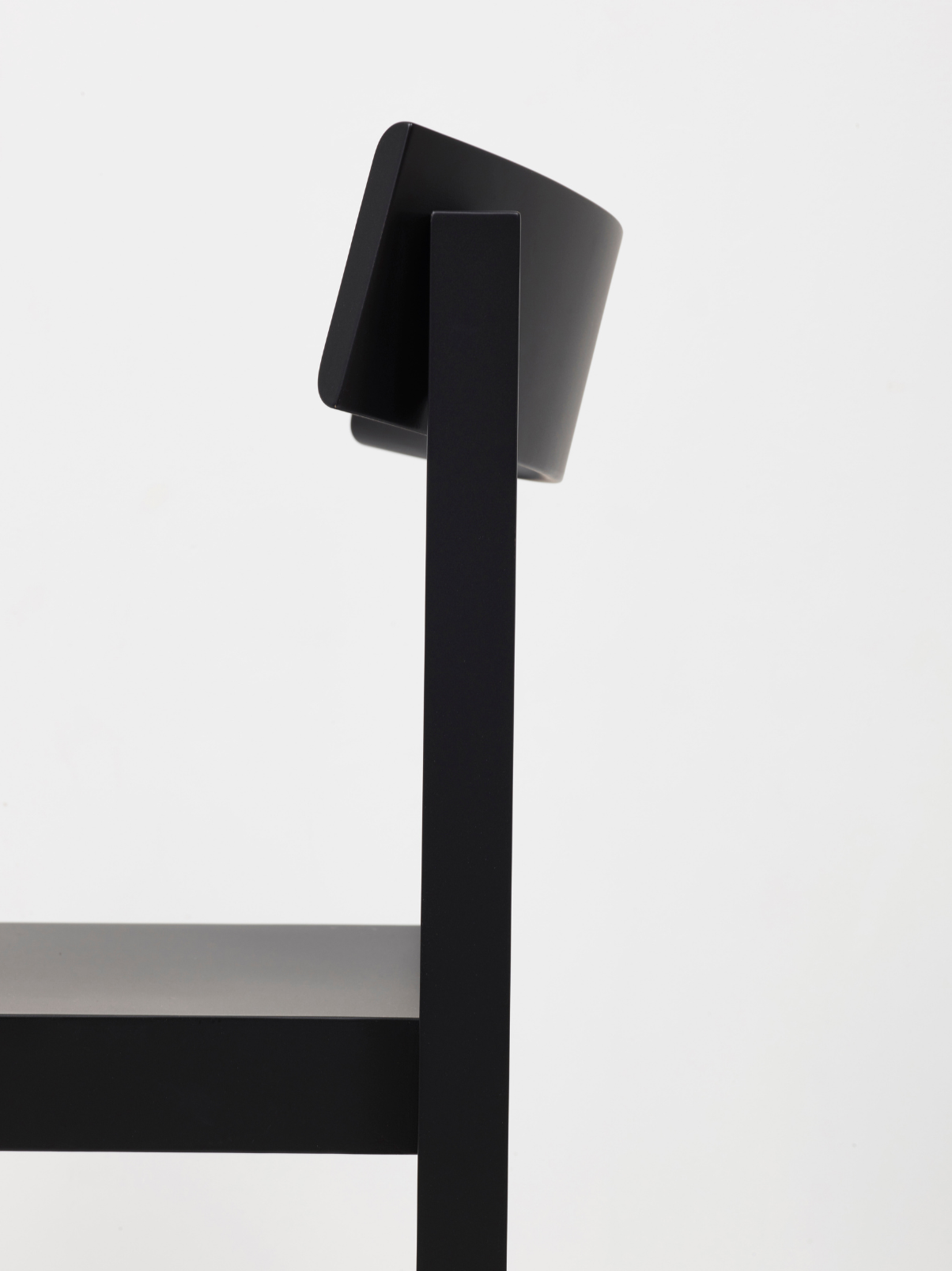 Mattiazzi MC14 PRIMO Counter / Bar Stool สตูลโครงไม้สำหรับเคาน์เตอร์และบาร์ร่วมสมัย