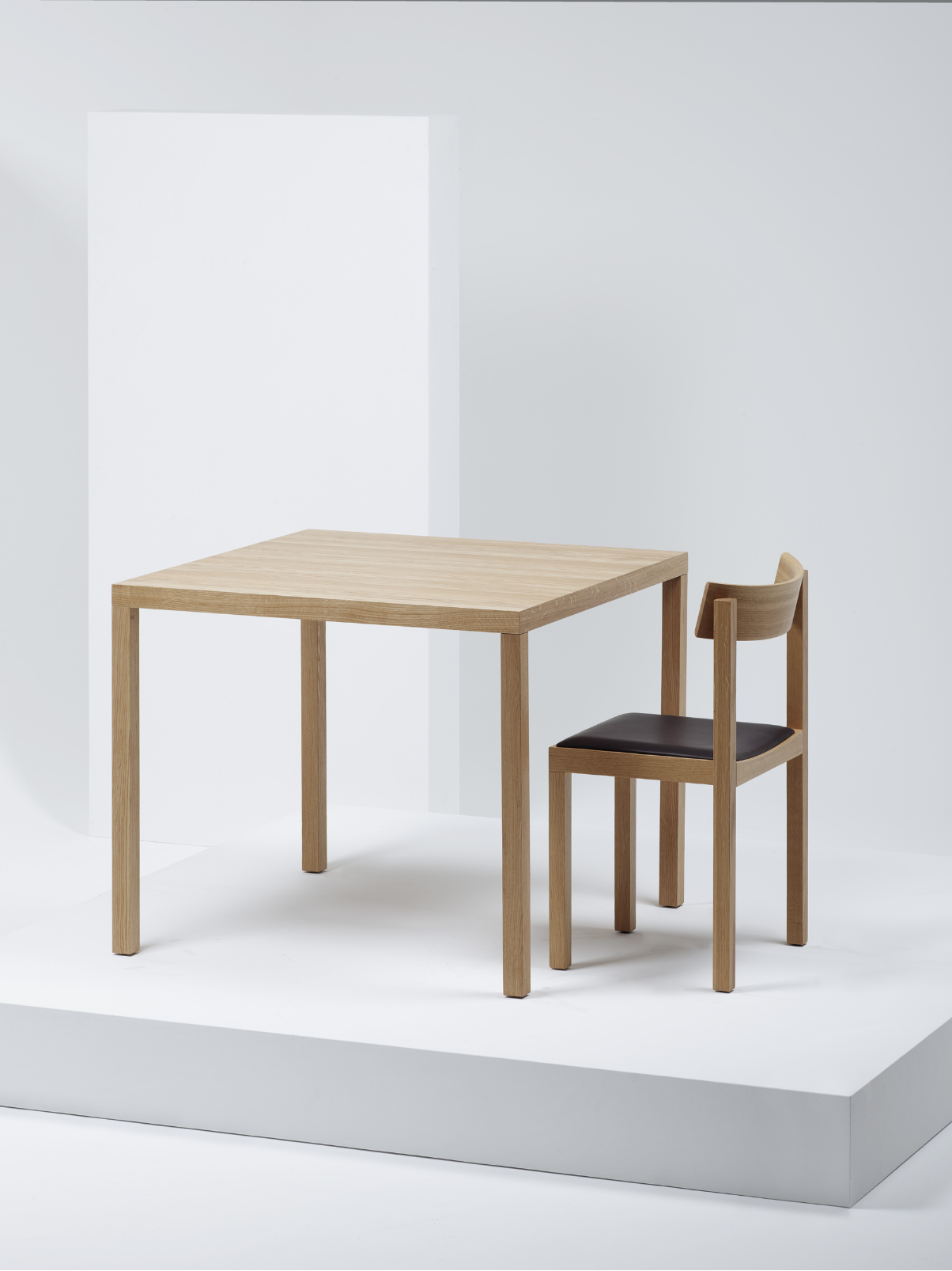 Mattiazzi MC14 PRIMO Table โต๊ะโครงไม้ oak สำหรับพื้นที่รับประทานอาหารและทำงานร่วมสมัย