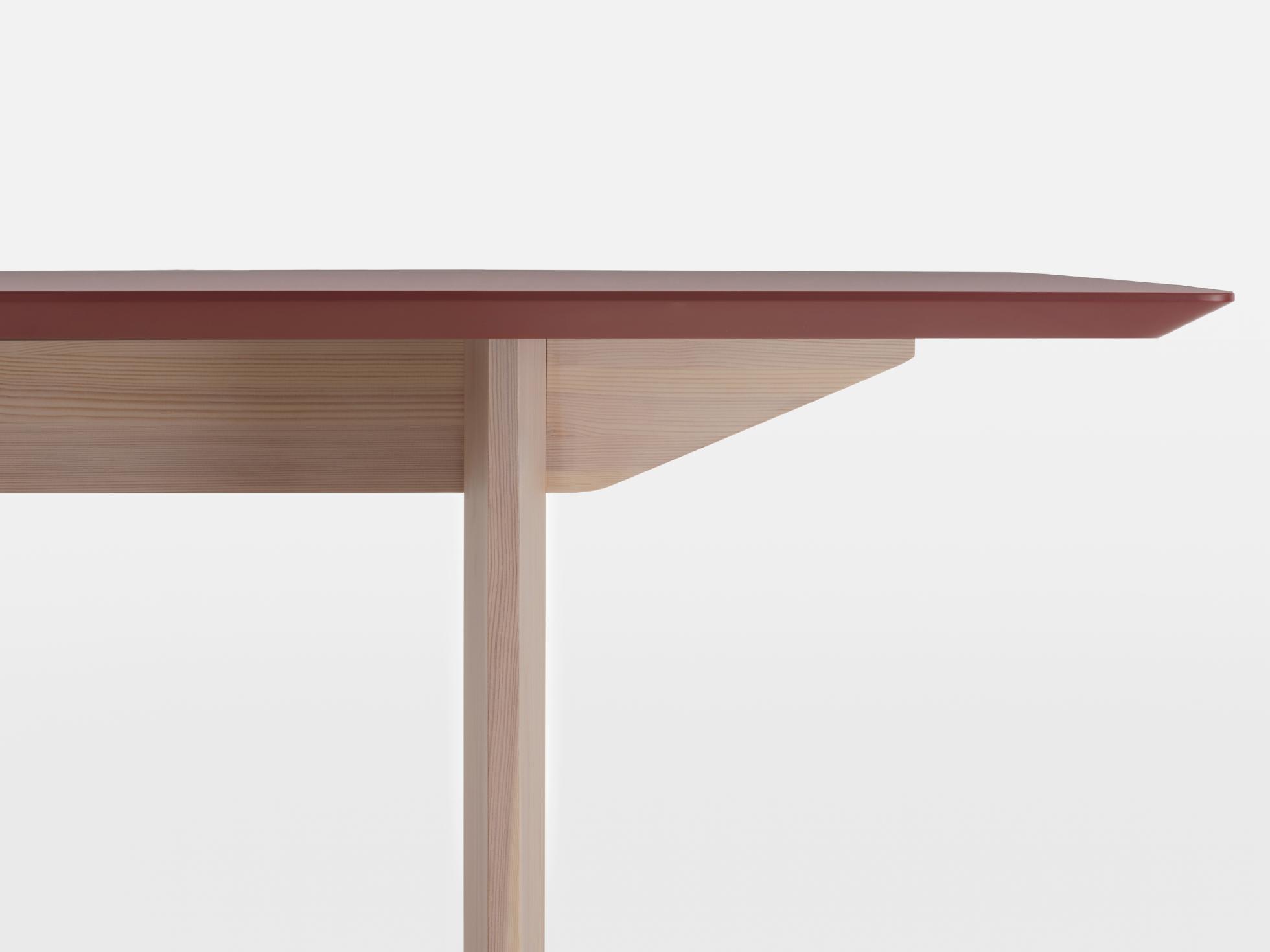 Mattiazzi MC19 FRONDA Table โต๊ะโครงไม้ pine พร้อม FENIX NTM® top สำหรับพื้นที่ทำงานและรับประทานอาหารร่วมสมัย