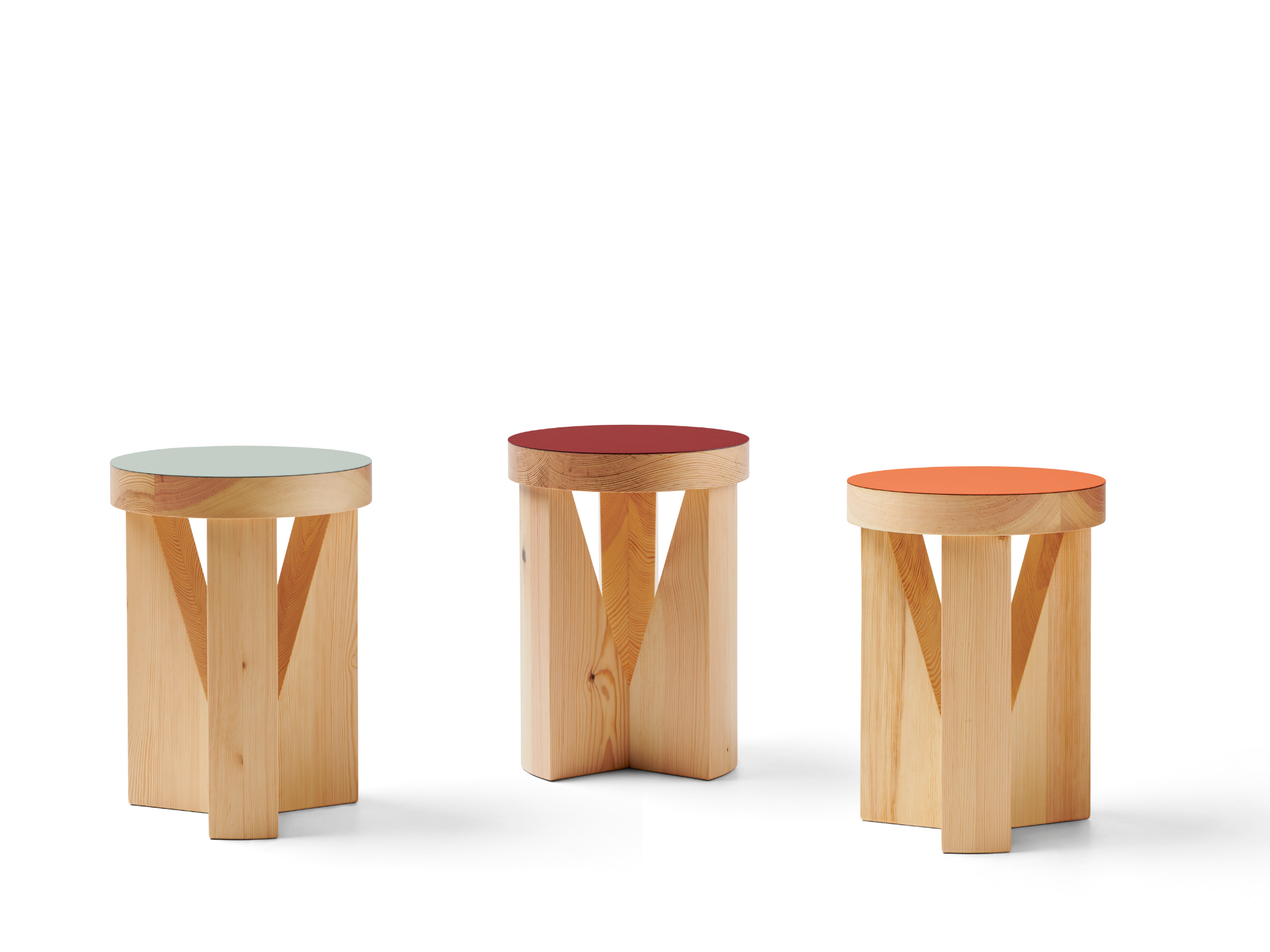 Mattiazzi MC20 CUGINO Stool/Table สตูลและโต๊ะข้างโครงไม้ oak สำหรับพื้นที่ภายในร่วมสมัย