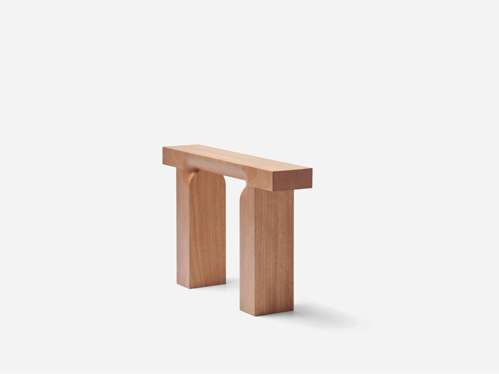 Mattiazzi OTO Side Table โต๊ะข้างโครงไม้ Okoumé สำหรับพื้นที่ภายในร่วมสมัย