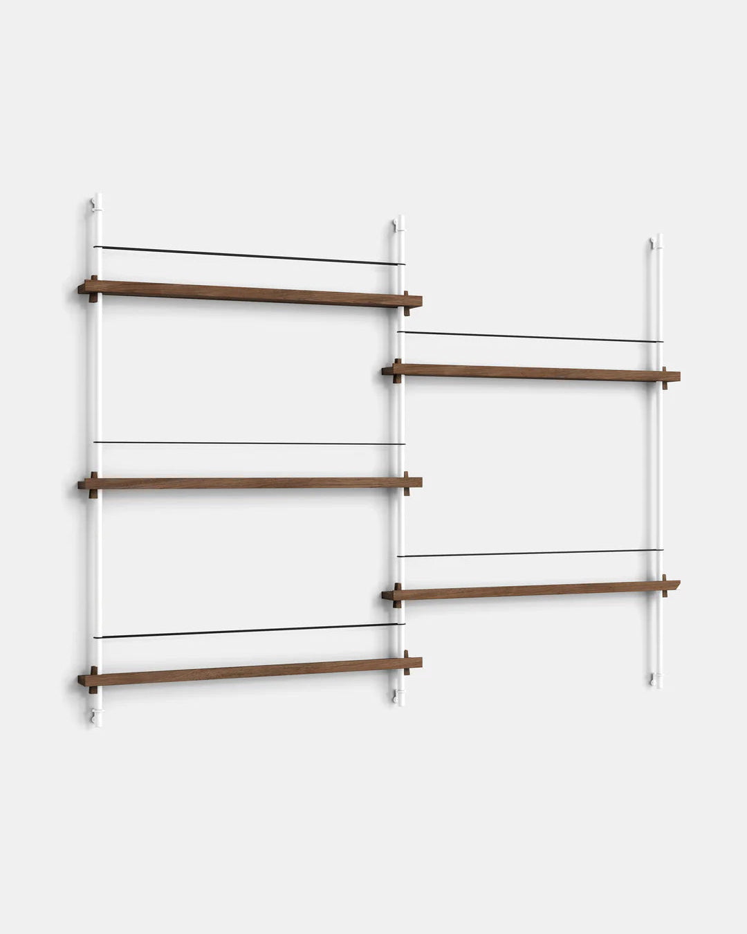 ชั้นวางของจาก MOEBE ดีไซน์เรียบง่ายแบบสแกนดิเนเวีย ปรับเปลี่ยนได้ตามพื้นที่และการใช้งาน ผลิตจากไม้โอ๊กแท้และโครงเหล็กเคลือบสีพาวเดอร์ แบบโมดูลาร์ปรับเพิ่มช่องหรือทำเต็มผนังได้ ใช้ชั้นไม้โอ๊ควีนียร์ FSC นำเข้าโดย Old Pine Trees.