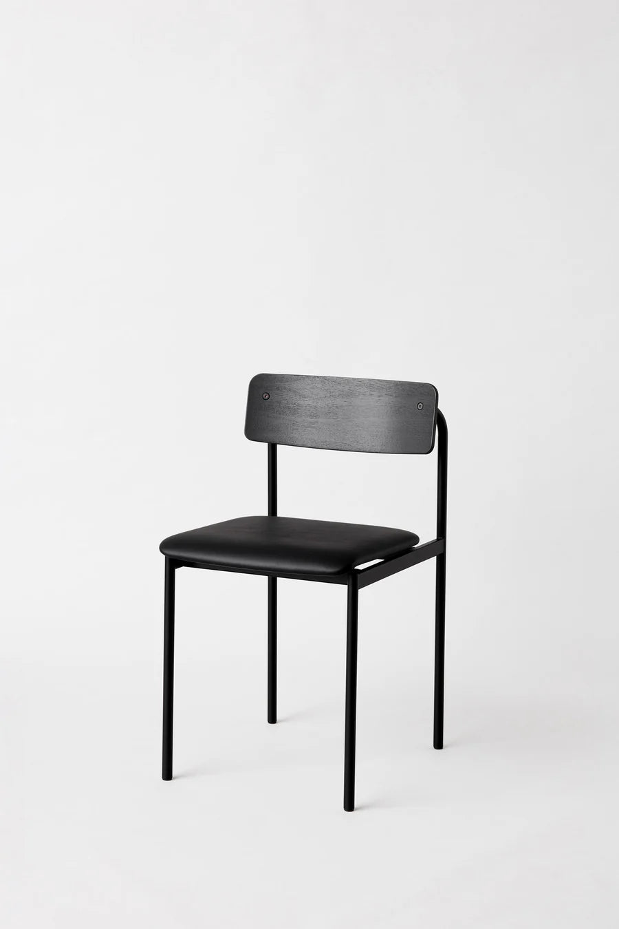 MOEBE Offset Chair เก้าอี้โครงเหล็กดีไซน์มินิมอล ที่นั่งไม้โอ๊ค จากแบรนด์ MOEBE