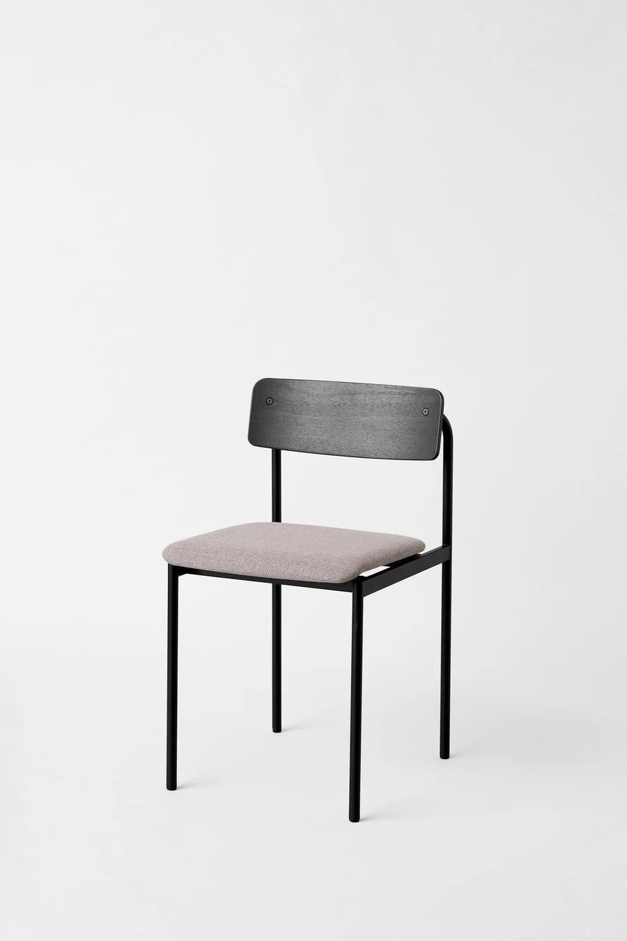 MOEBE Offset Chair เก้าอี้โครงเหล็กดีไซน์มินิมอล ที่นั่งไม้โอ๊ค จากแบรนด์ MOEBE