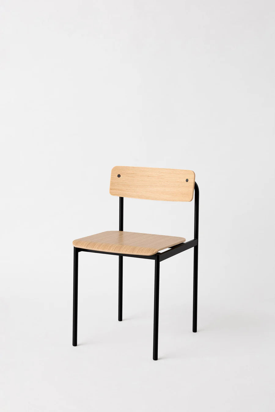 MOEBE Offset Chair เก้าอี้โครงเหล็กดีไซน์มินิมอล ที่นั่งไม้โอ๊ค จากแบรนด์ MOEBE